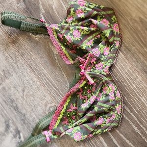 US 28H green and pink lace bra